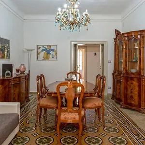 https://casa-di-anna-appartamento-nel-cuore-di-ortigia.sicilyhotelsitaly.net